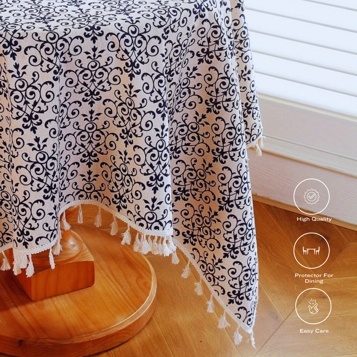 Classic Tablecloth in Cottage Pattern
