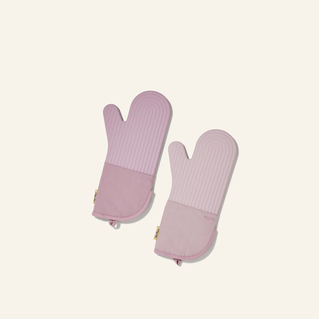 Elegant Heat-Resistant Cooking Mitts