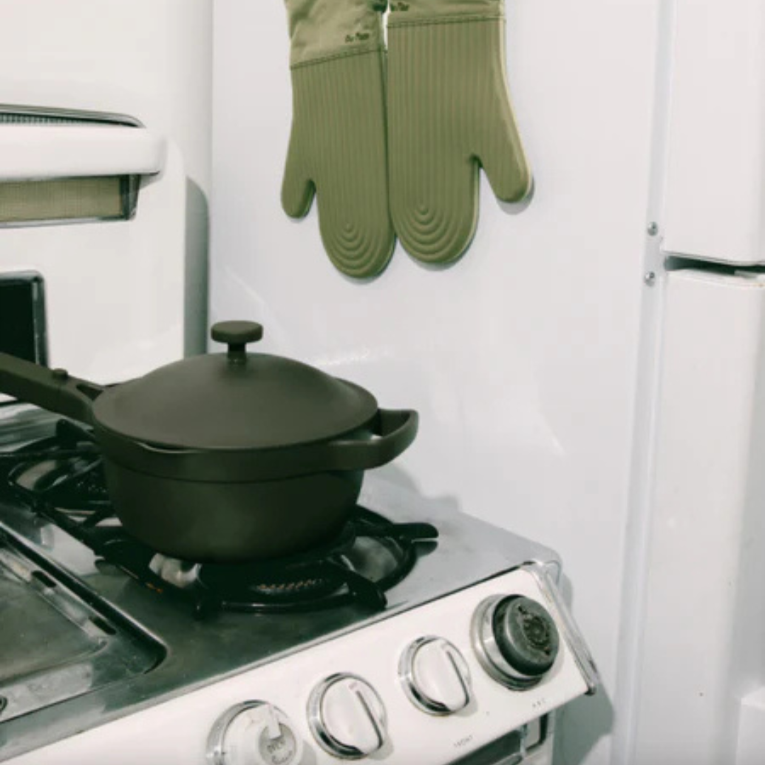 Elegant Heat-Resistant Cooking Mitts