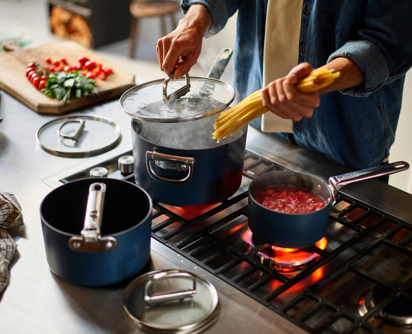 Compact Saucepan, Trivet & Utensil Set