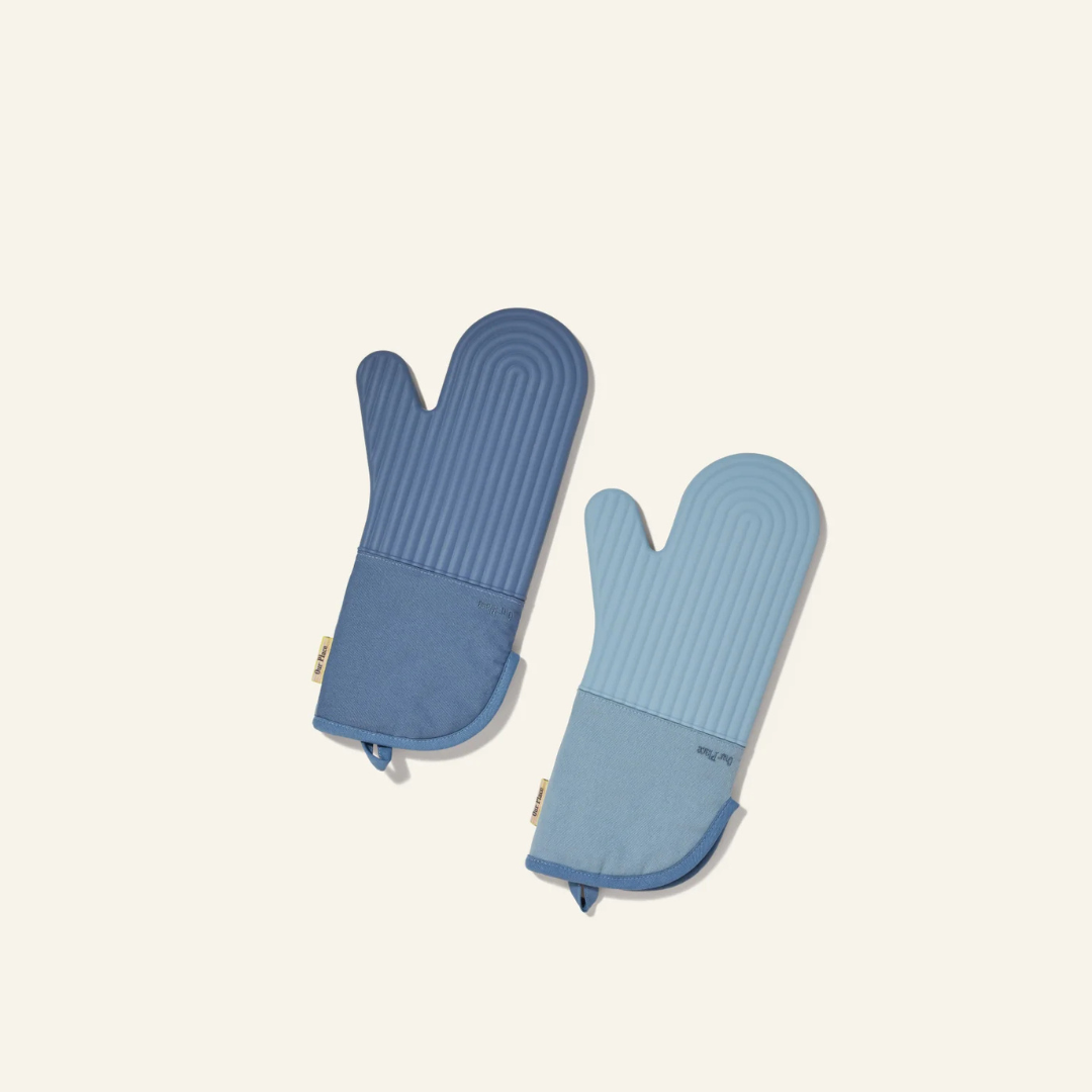 Elegant Heat-Resistant Cooking Mitts