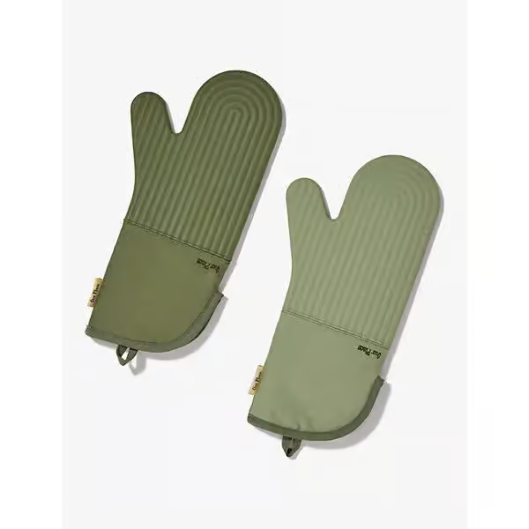 Elegant Heat-Resistant Cooking Mitts