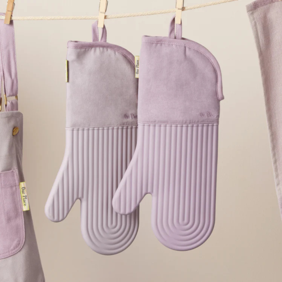 Elegant Heat-Resistant Cooking Mitts